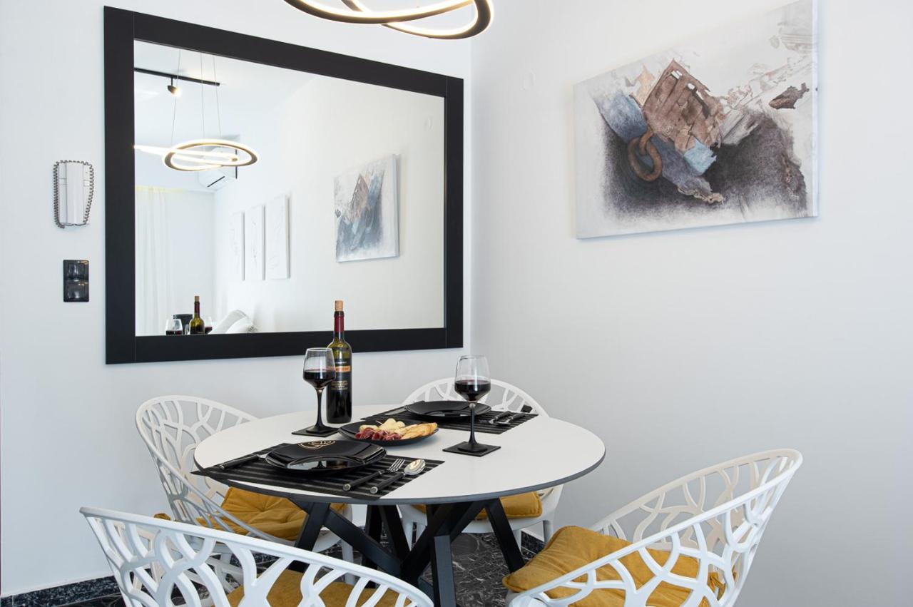 Lux Apt Next To Port & City Center Heraklion  Bagian luar foto